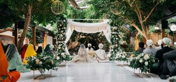 An Elegant Fusion of Modern Glamour and Traditional Charm at York Mills Gallery