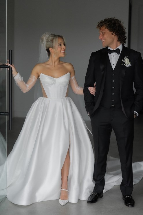 Candlelit Noir Wedding at Paramount EventSpace