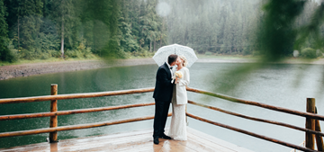 Rainy Day Wedding? Here Is How to Make It Gorgeous