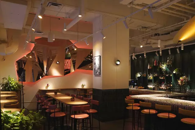 Restaurants: 11:59 Bar:Café 2