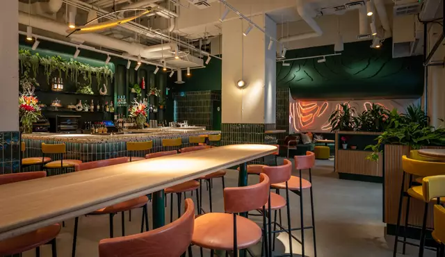 Restaurants: 11:59 Bar:Café 3