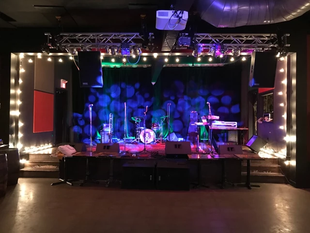 https://www.eventsource.ca/listings/3030DundasWest/gallery/3030-dundas-west-toronto-001-full_size.jpg?1673380076301