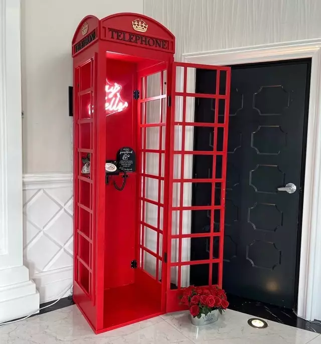 Photo Booths: 647 Photo Booth 22