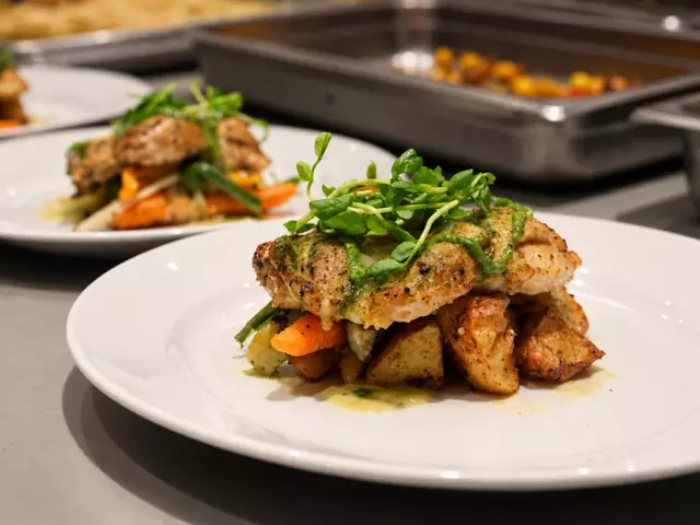 Full Service Caterers: APEX Kosher Catering 3