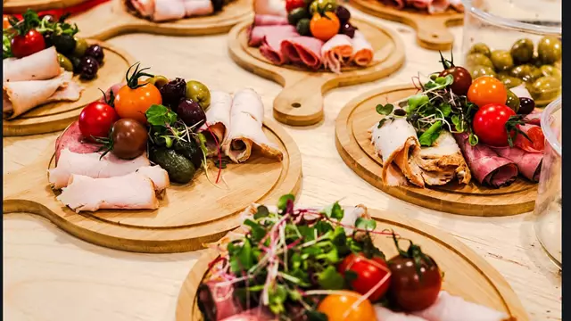 Full Service Caterers: APEX Kosher Catering 1