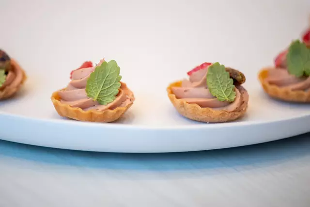 Full Service Caterers: Alo Catering 10