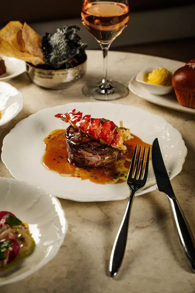 Restaurants: Alobar Downtown 4