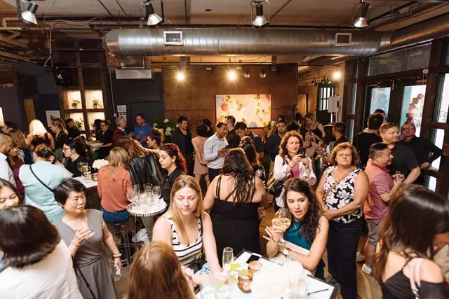 Galleries/Museums: Arta Gallery 12