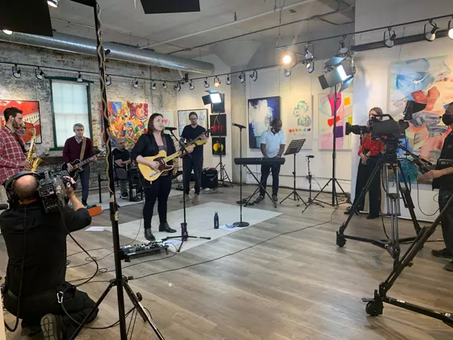 Galleries/Museums: Arta Gallery 15