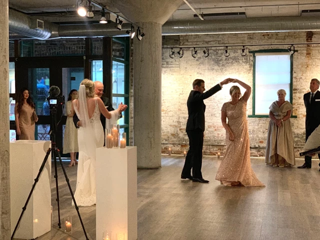 Galleries/Museums: Arta Gallery 12