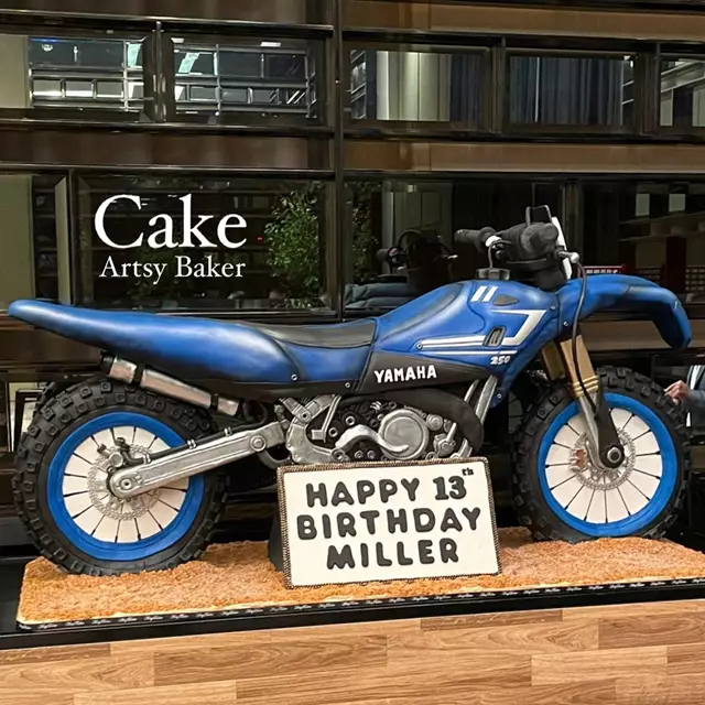 Wedding Cakes: Artsy Baker 5