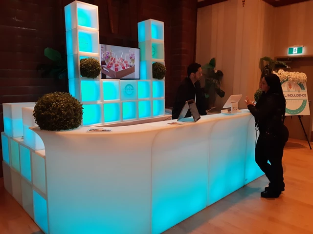 LED Bar with LED Cube Display