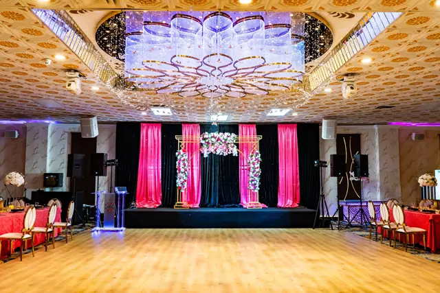 Banquet Halls: Autaq Banquet Hall 23