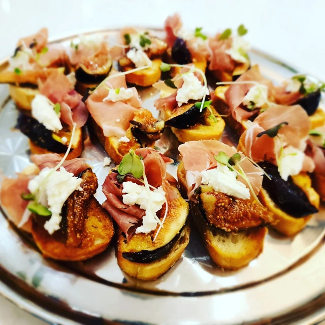 Crostini with Prosciutto and Figs.