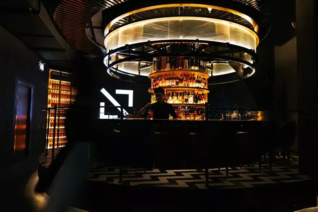 Restaurants: Bar 404 1