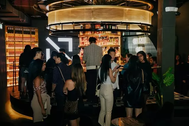 Restaurants: Bar 404 4