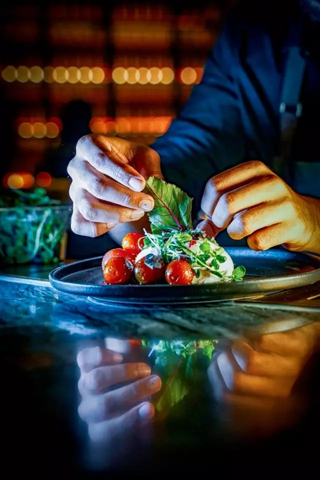 Restaurants: Bar 404 6