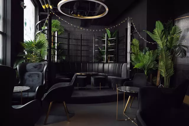 Restaurants: Bar 404 2