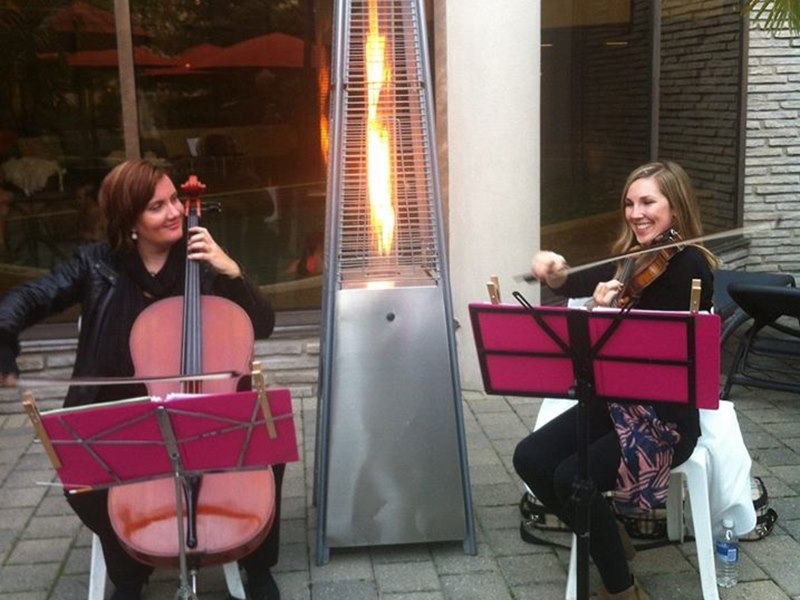 Reception music at White Oaks in Niagara on a cool day.