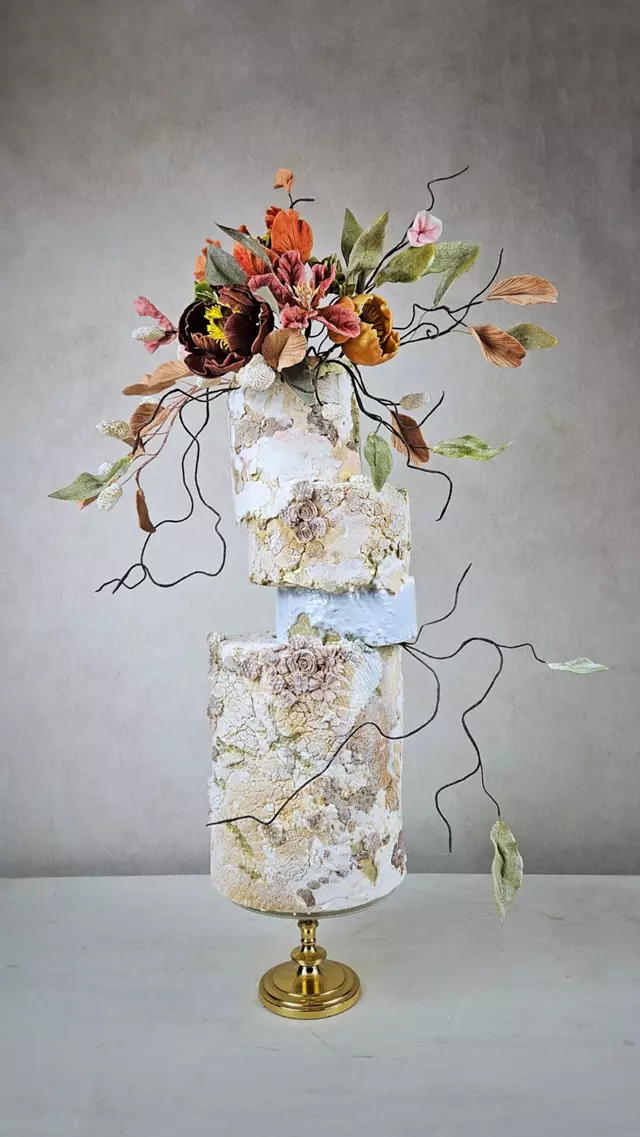 Wedding Cakes: Bird and Berry 2