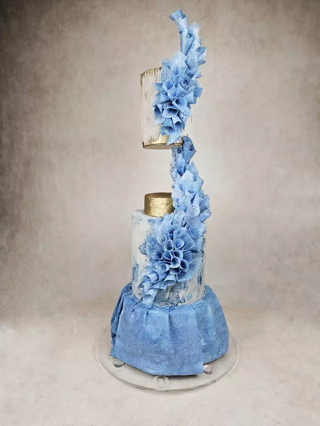 Wedding Cakes: Bird and Berry 4