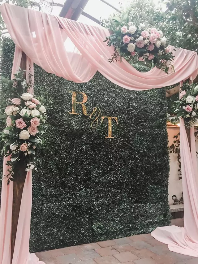 Florists: Bloomberry & Co 5