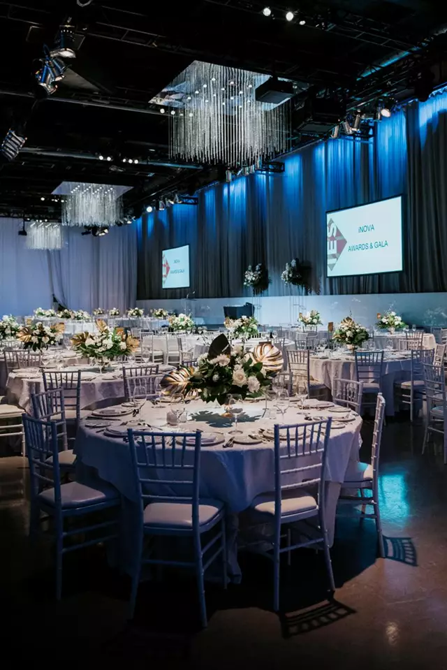 Florists: Bloomberry & Co 3