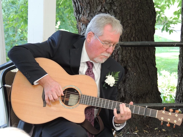 Bob MacLean - Guitarist, Mississauga