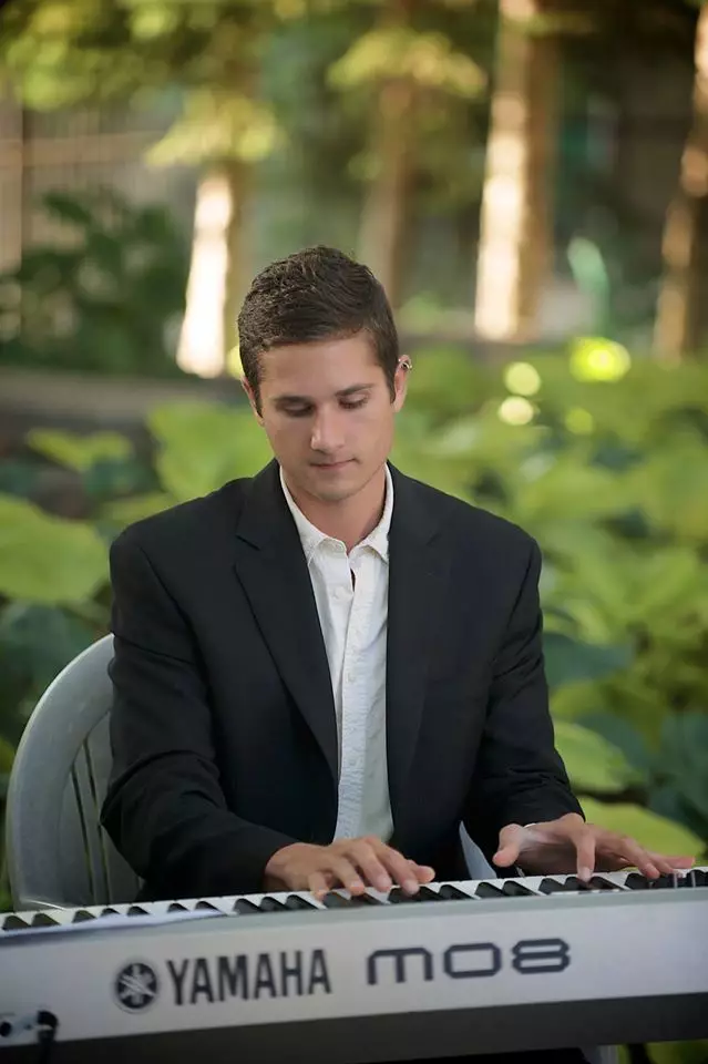 Live Music & Bands: Bongo & B Entertainment 26