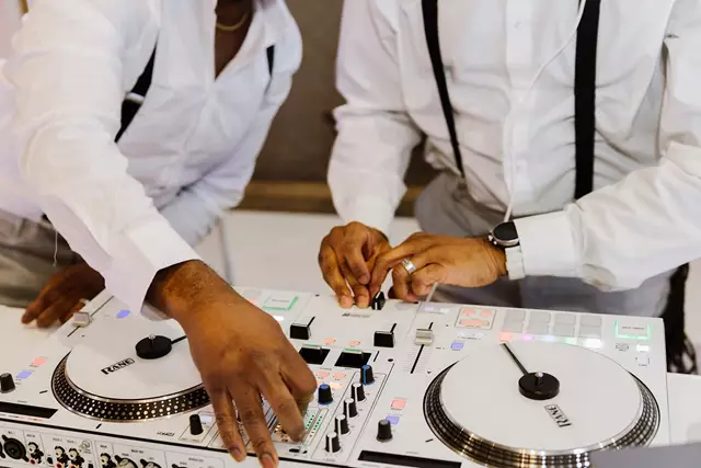 Live Music & Bands: Boutique Entertainment 16