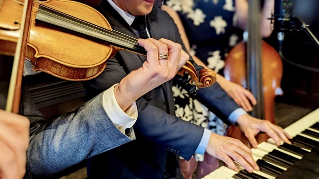 Brent Miller LIVE & DJ Strings