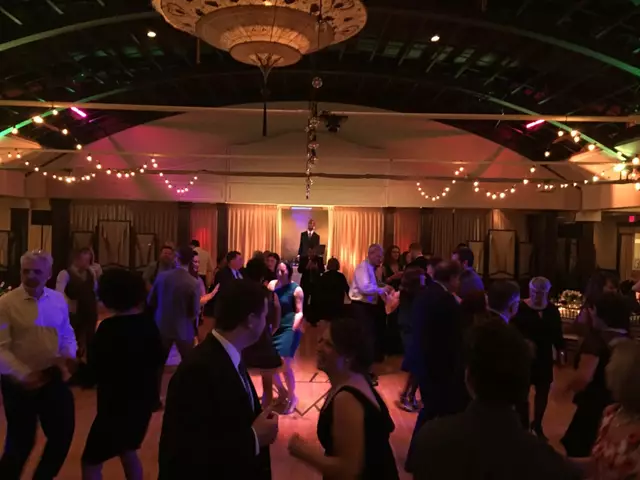 Disc Jockey's / DJs: Britton DJ Service 12