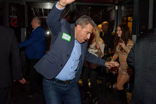 Disc Jockey's / DJs: Britton DJ Service 9