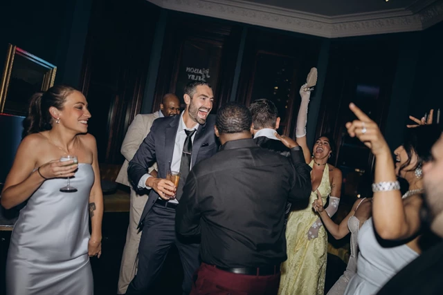 Disc Jockey's / DJs: Britton DJ Service 11