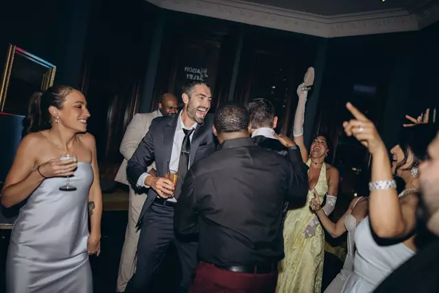 Disc Jockey's / DJs: Britton DJ Service 11