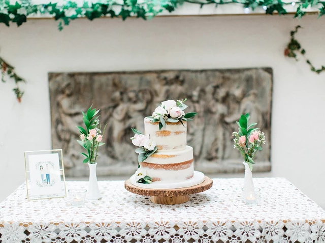 Cakeity Cakes, Aurora