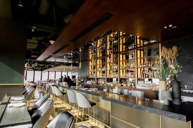 Restaurants: Canoe Restaurant & Bar 3