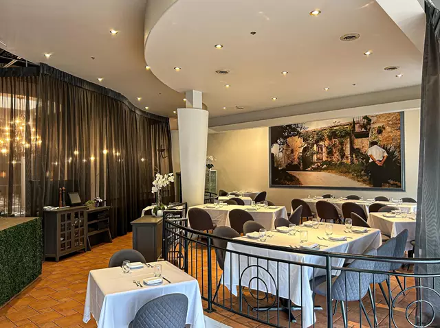 Restaurants: Castello Ristorante & Event Centre 9