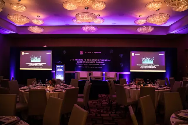 Audio / Visual: Center Stage AV 17