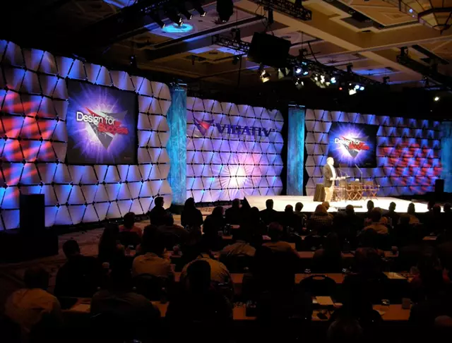 Audio / Visual: Center Stage AV 10