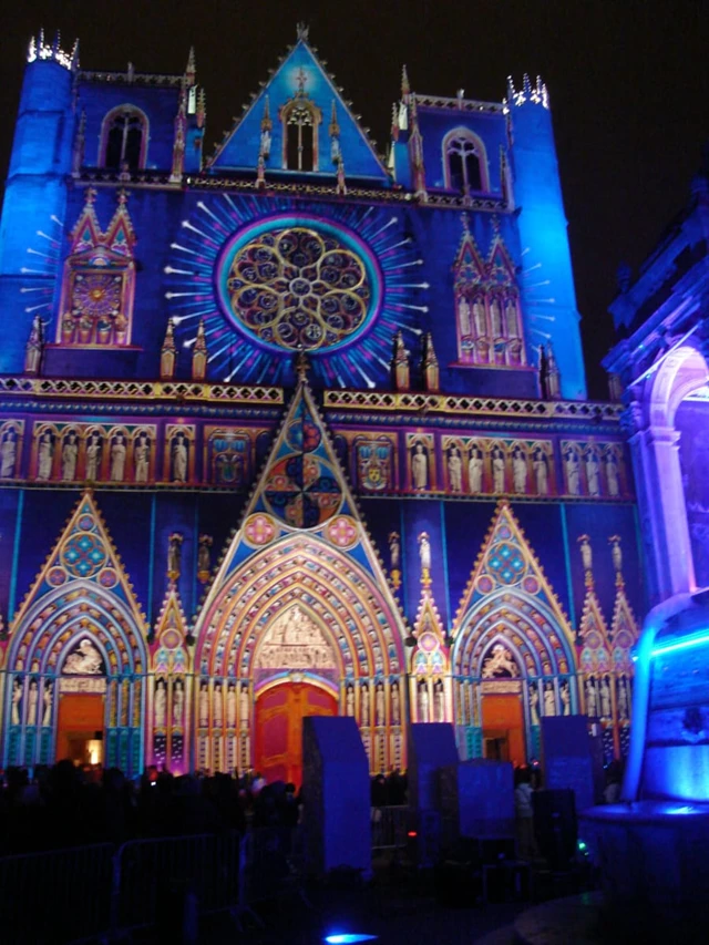 Audio / Visual: Center Stage AV 1