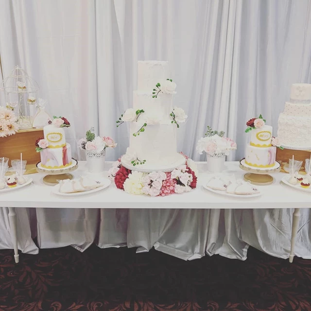 Charismatic Cakes by Jenn, Clarington