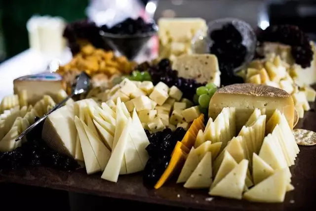 Banquet Halls: Chateau Le Parc 6