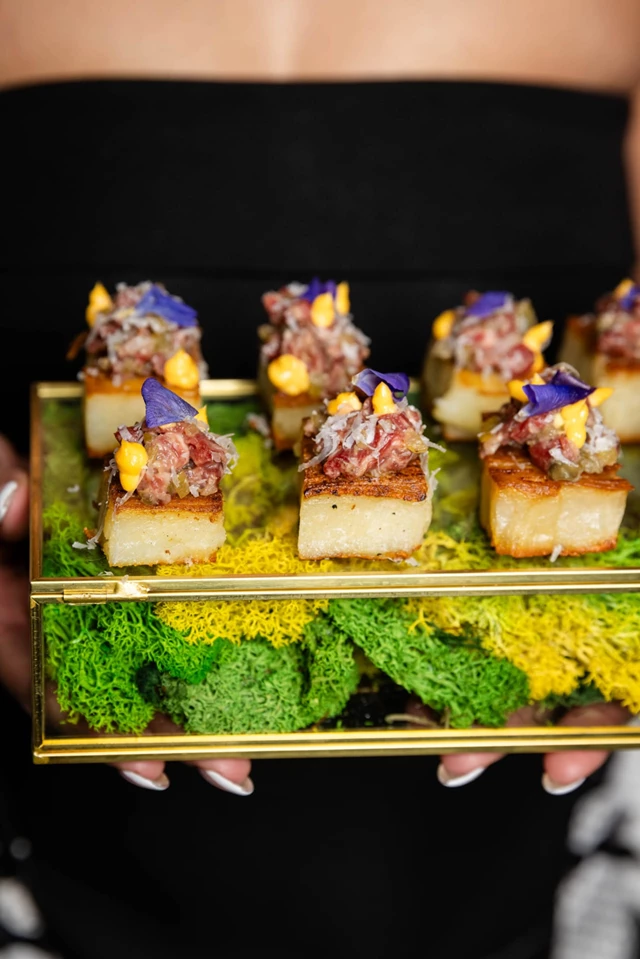 Full Service Caterers: Chef de la Mesa Inc 20