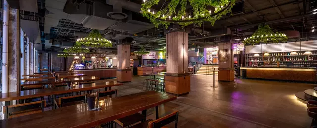 Restaurants: Chefs Hall 4