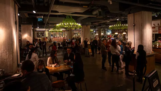 Restaurants: Chefs Hall 7