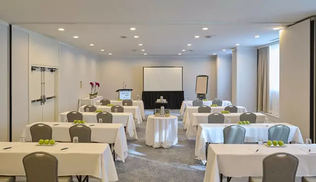 Hotels: Chelsea Hotel Toronto 11