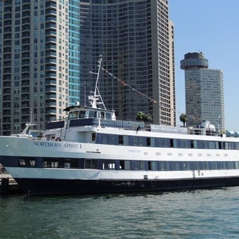 Cruise Ship/Yachts: City Cruises 15