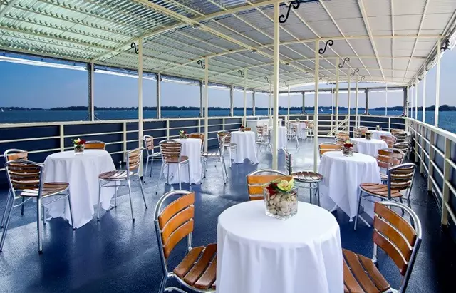 Cruise Ship/Yachts: City Cruises Toronto 17