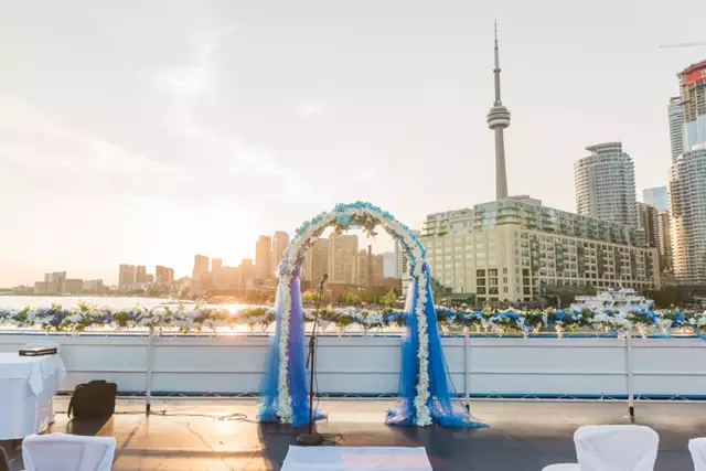 Cruise Ship/Yachts: City Cruises Toronto 6